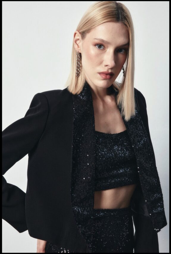 VESTE COURTE A PAILLETTES -NOIR