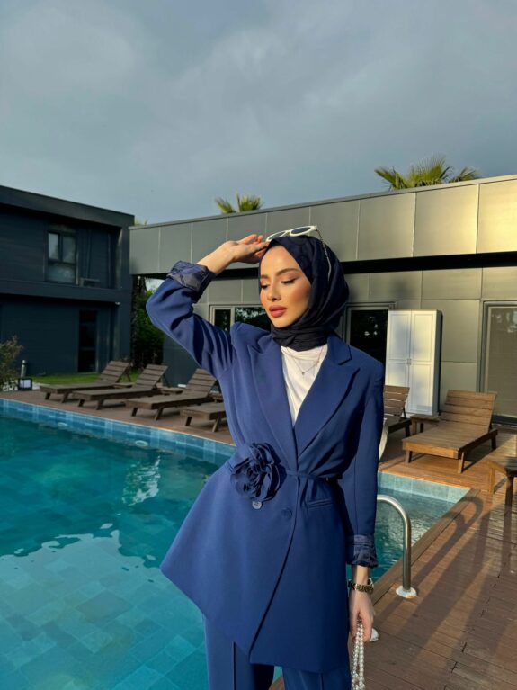 Tailleur Camélia Bleu – Image 3