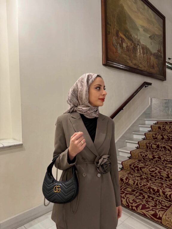 Tailleur Camélia Taupe – Image 1