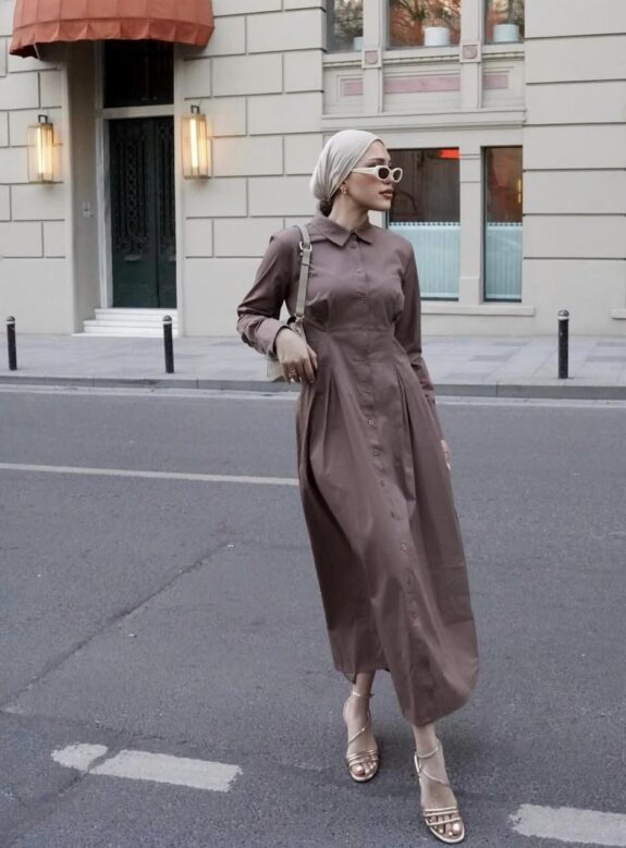 Robe Stela – Image 3