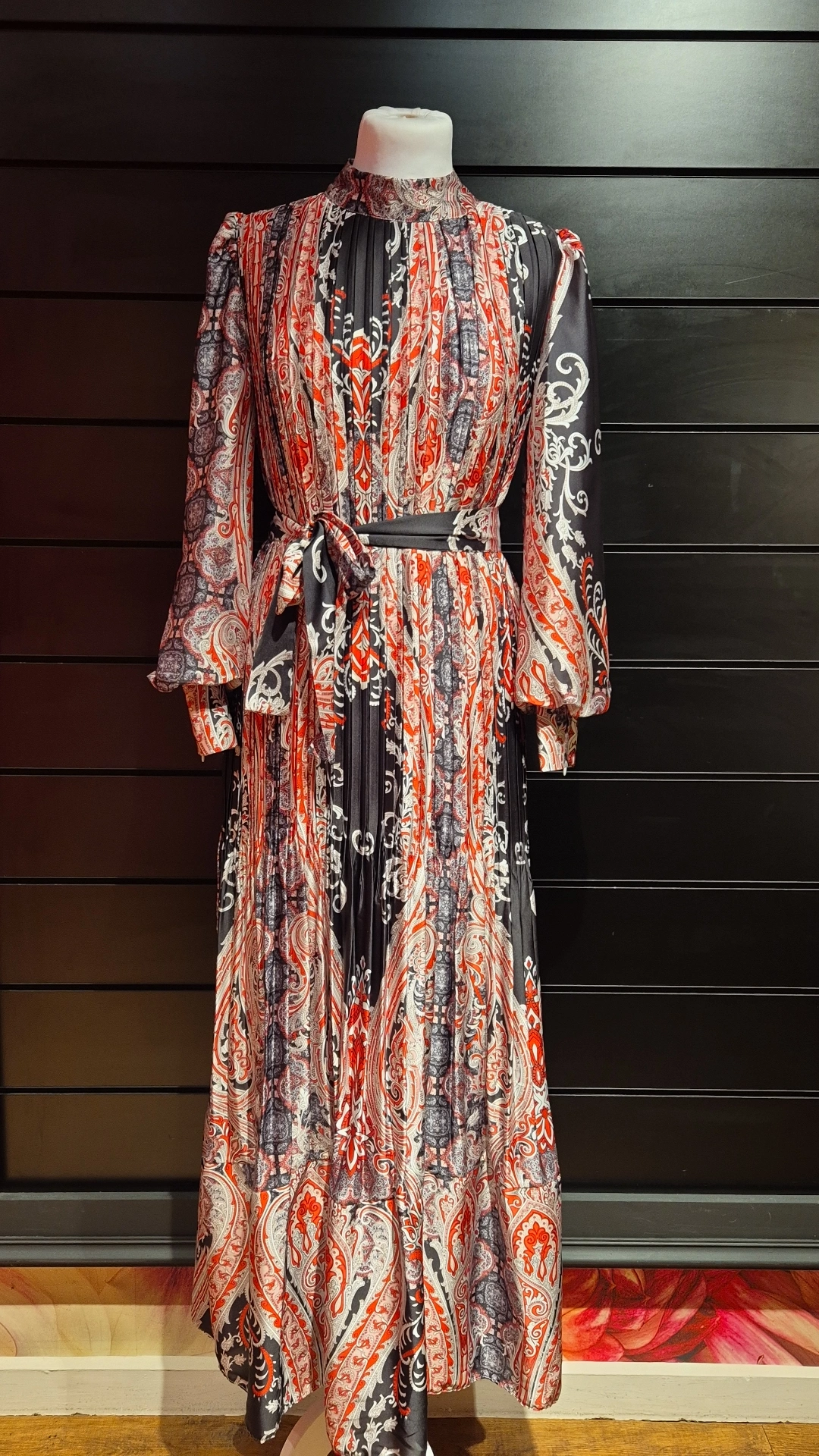 Robe Sarah – Image 1