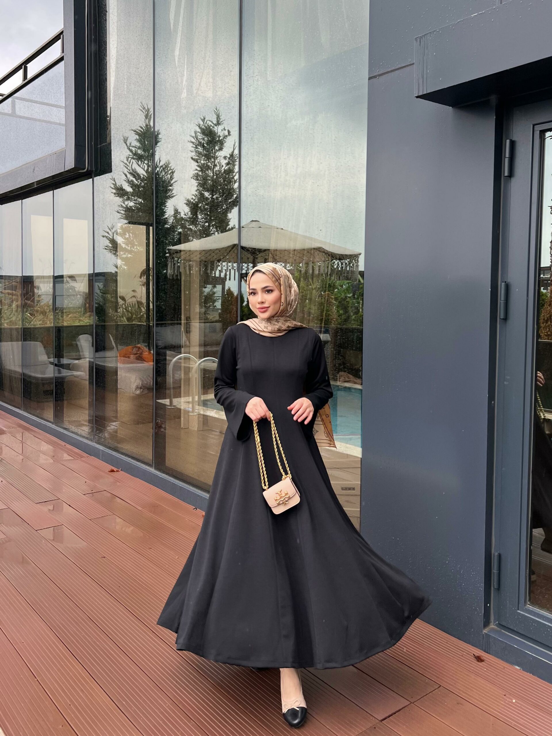 Robe Lily – Image 2