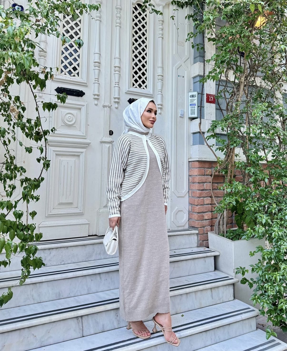 Robe Pela – Image 2